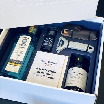 Bombay Sapphire influencer box created by PW Shop. Insert to the box with products inside.
